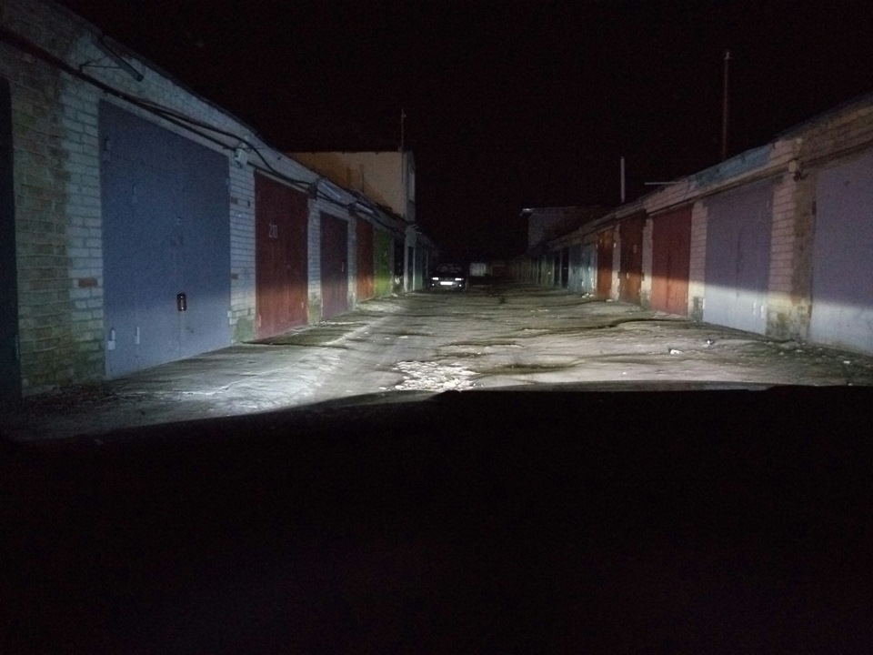 Далеке світлодіодне світло вночі… 2