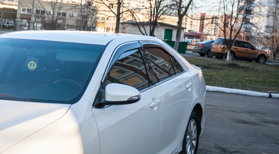 Вихідні пройшли плідно. Встановив вітровики для вікон з окантовкою з нержавіючої сталі. 3