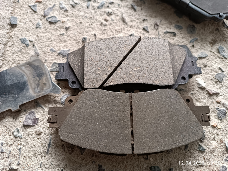 Заміна гальмівних колодок Camry 70 4