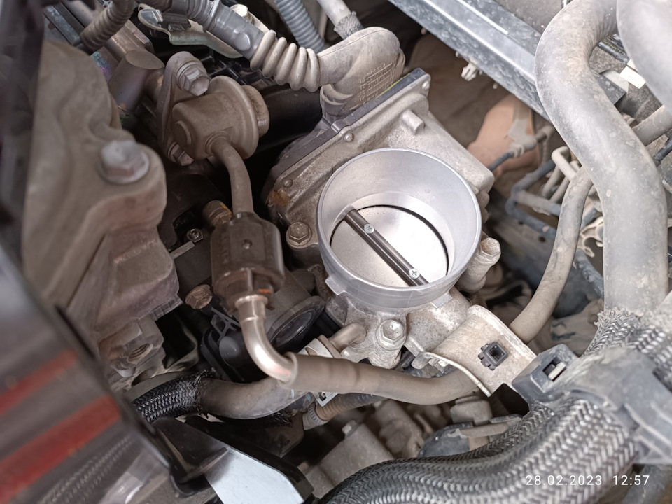 Заміна повітряного фільтра та чищення дросельної заслінки Camry 70 4