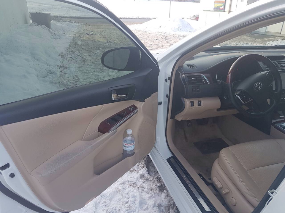 Продаю свою білу CAMRY! 3
