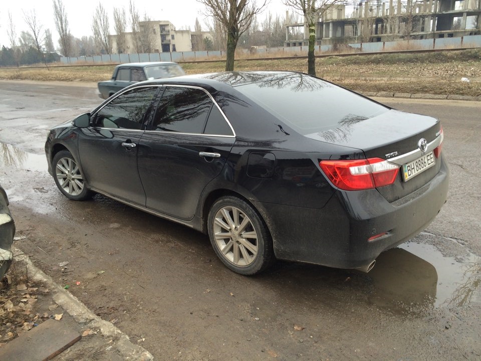 Продам глушник 2.5 оригінал 1