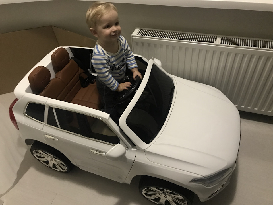 Оновочка сину Volvo XC90 4