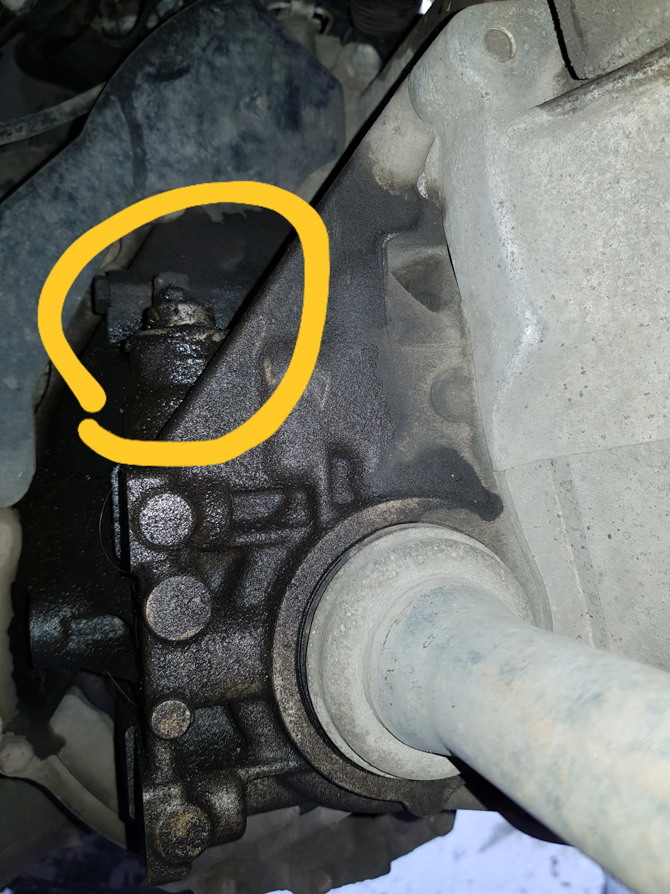 Camry 40 2.4 Потіє АКПП у верхній частині ззаду 9671124018 2