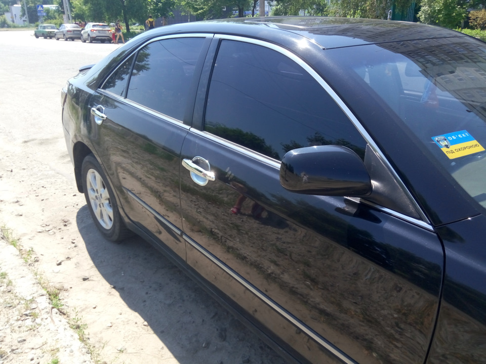 Хром на чорній Camry це симпатично і не зайве 2