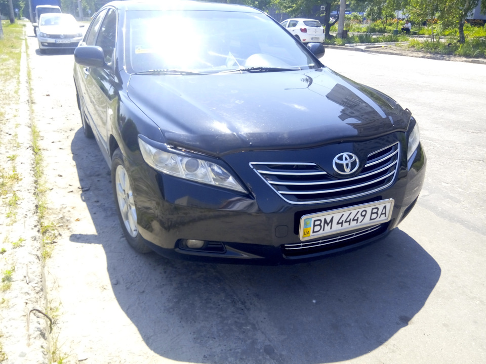 Хром на чорній Camry це симпатично і не зайве 1