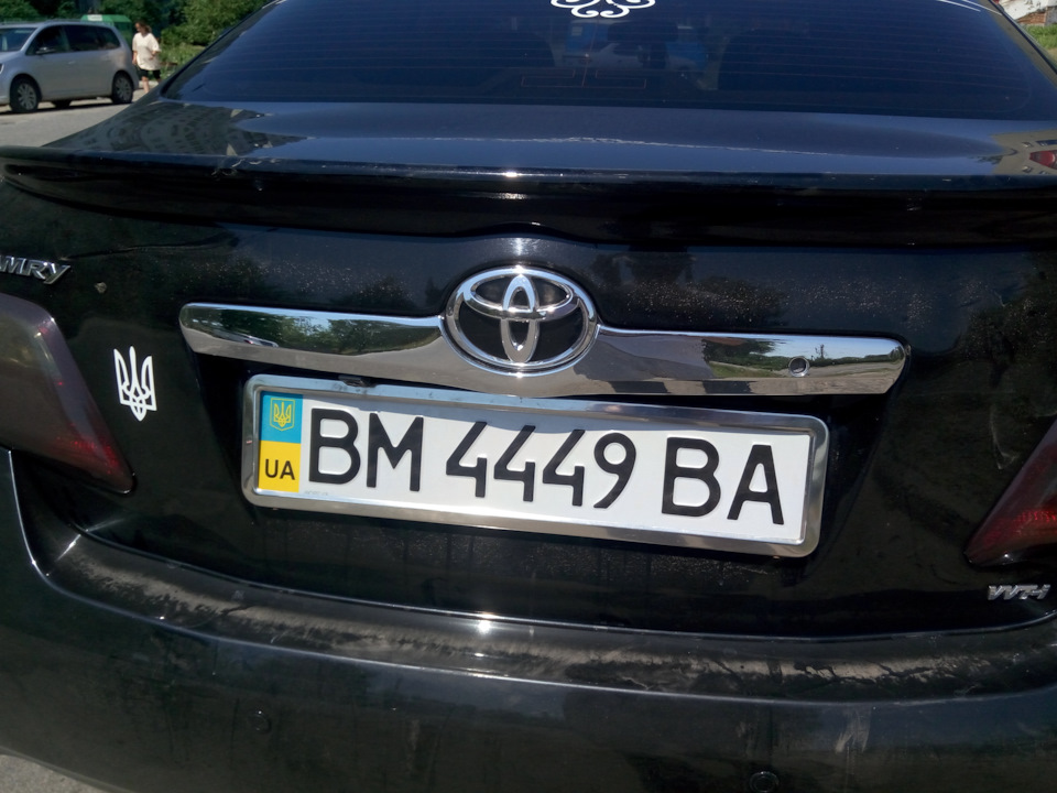 Хром на чорній Camry це симпатично і не зайве 3