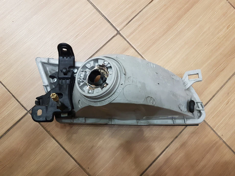 Біксенонові лінзи Q5 Koito 3 дюйми.
