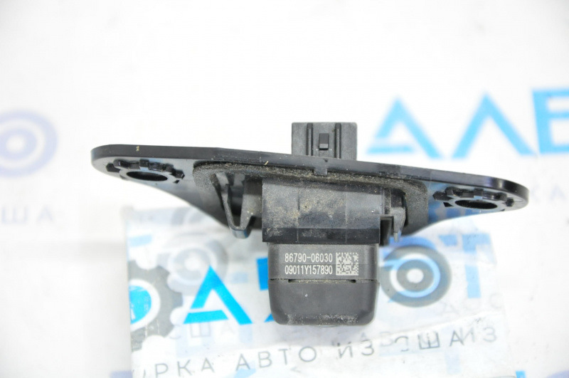 камера заднього виду 3