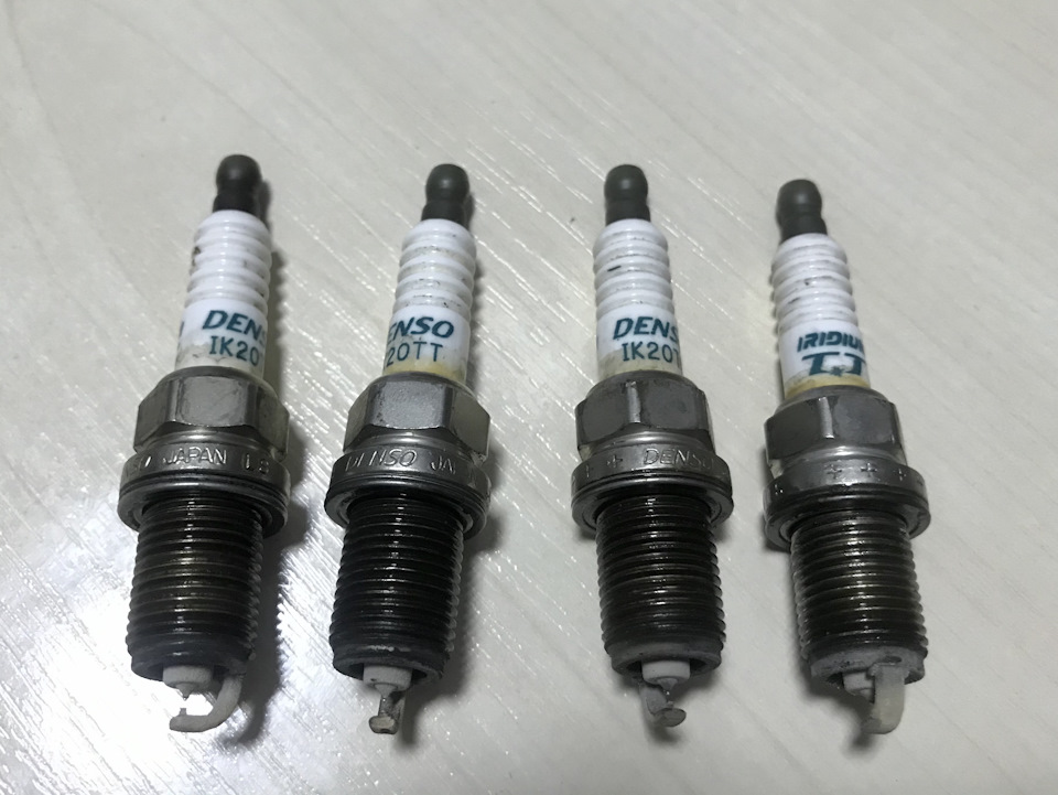 Заміна свічок запалювання на Denso SK20R11/ заміна гумового наконечника котушки TESLA CP042 4
