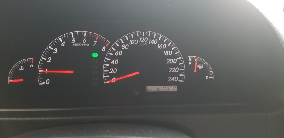 Вій з-під капота під час їзди Camry 30 1