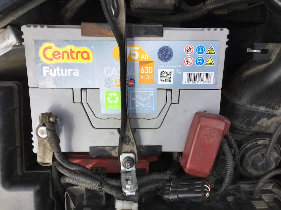 Заміна акумулятора Camry V6 1