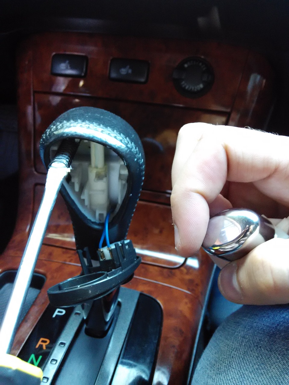 Заміна кнопки АКПП Camry V30 3
