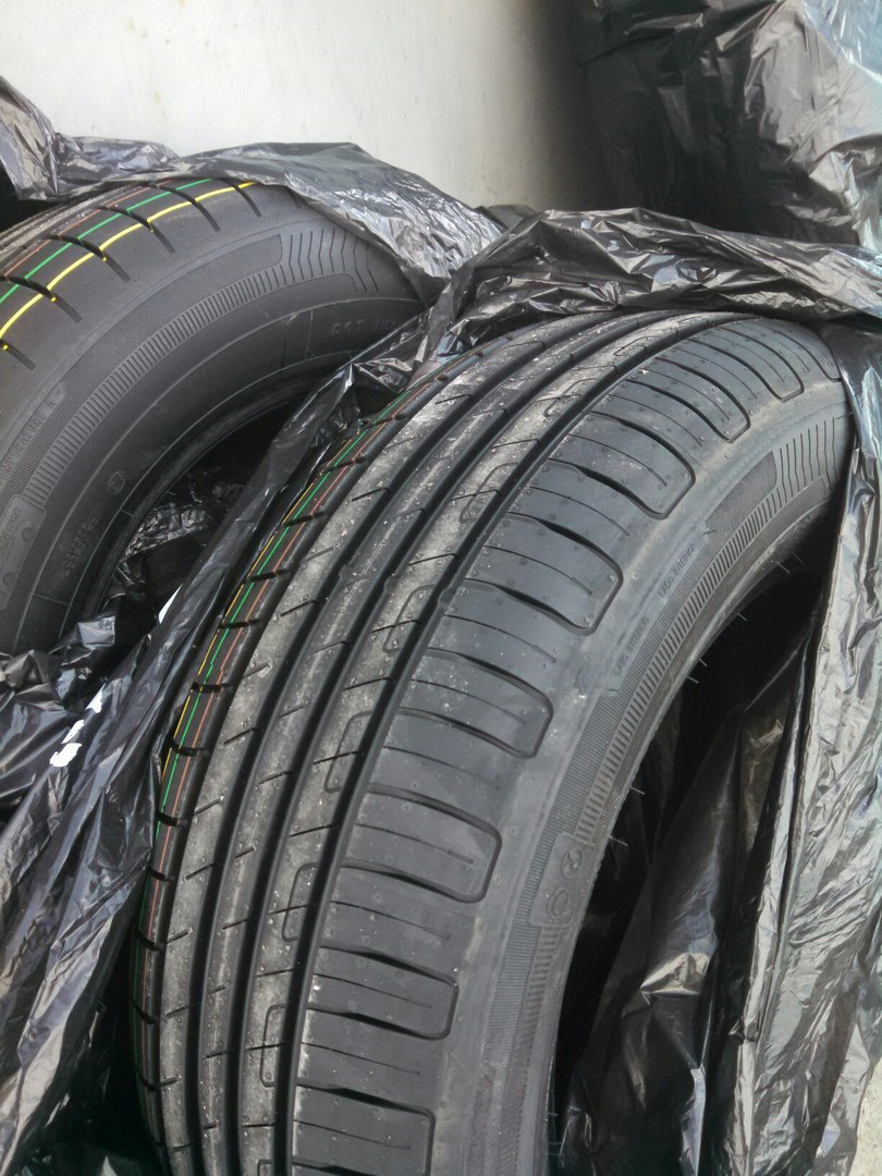 Goodyear EfficientGrip Perfomance 215/65 R16 1