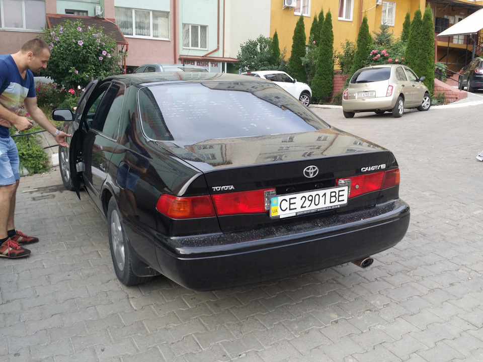 «Camry» походить від фонетичного запису японського ієрогліфа 冠ів (каммурі), який має значення «корона» 1