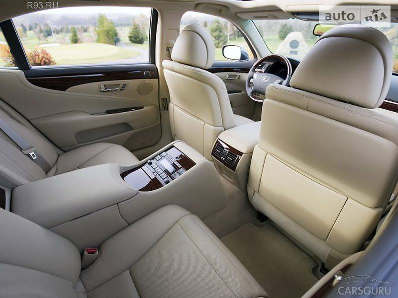 Чи можна впхнути в Camry 40 3.5 з спинками, що регулюються, задній диван від Lexus LS? 1