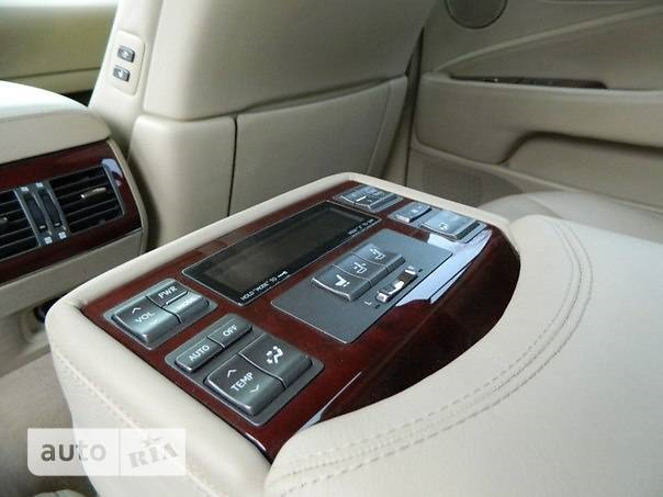Чи можна впхнути в Camry 40 3.5 з спинками, що регулюються, задній диван від Lexus LS? 2