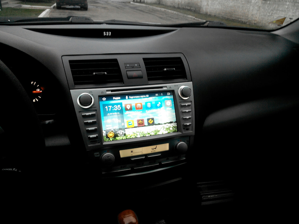 Штатне ГУ Toyota Camry Елегантний бегемотик 1