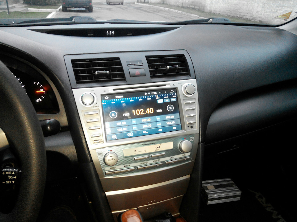 Штатне ГУ Toyota Camry Елегантний бегемотик 2