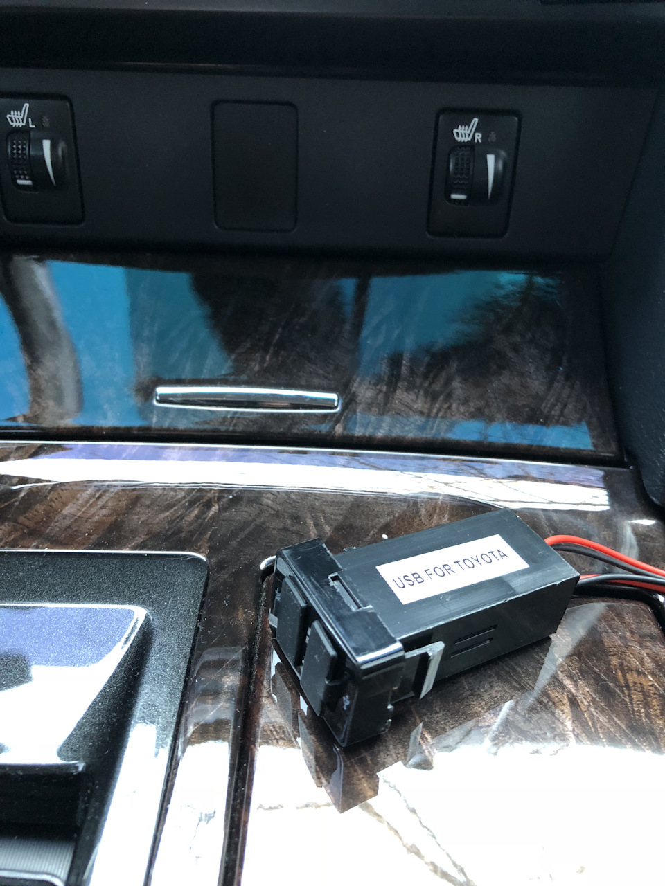 USB роз'єм у штатне місце 3