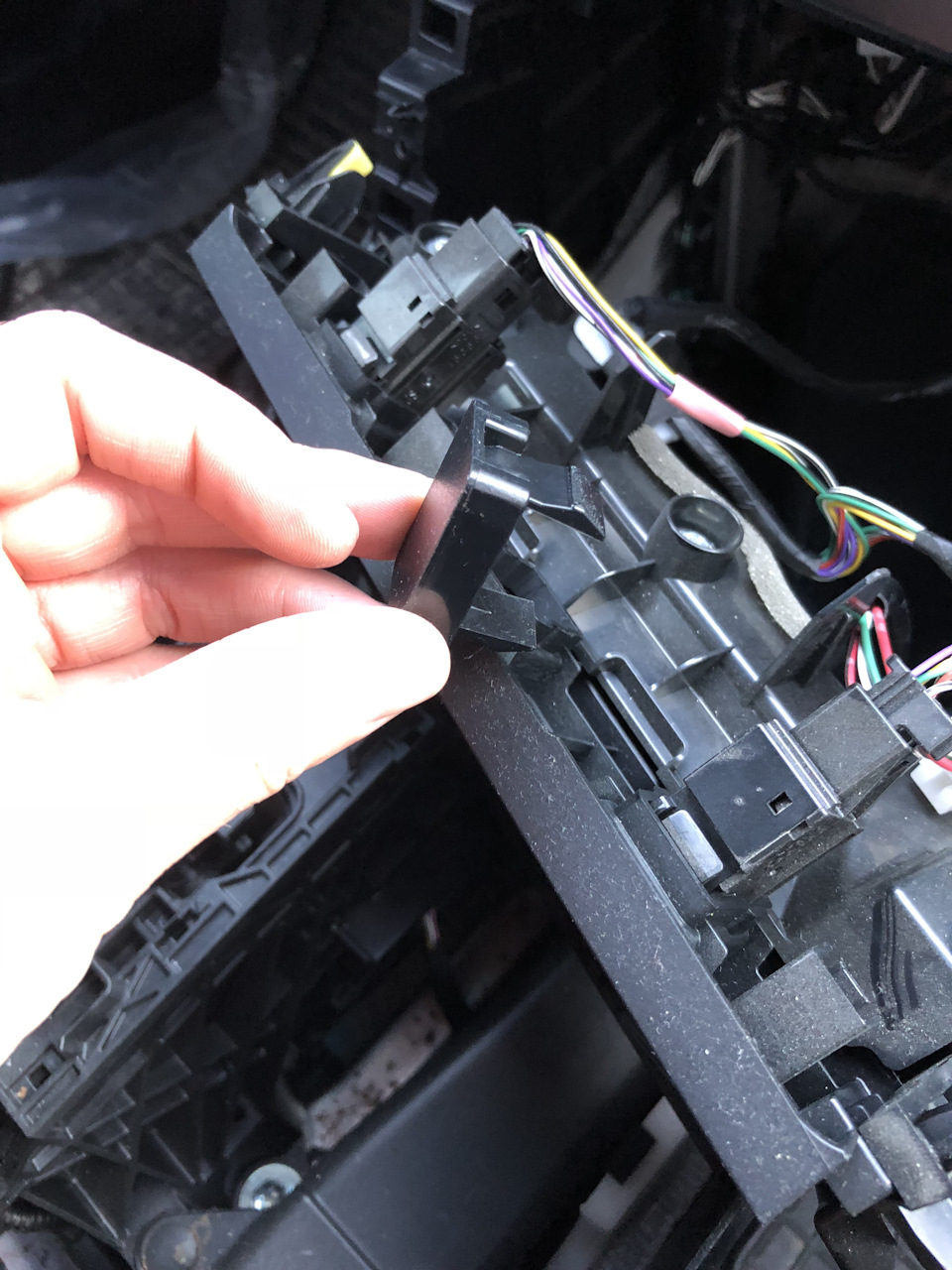 USB роз'єм у штатне місце 4