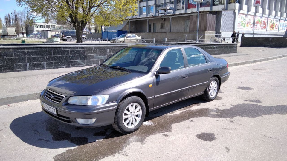 продаємо камрі 20 1