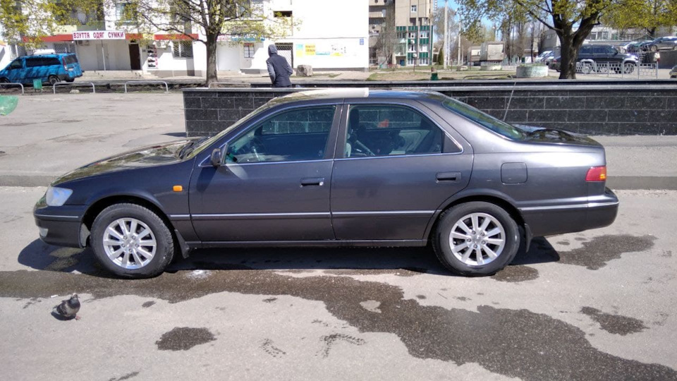 продаємо камрі 20 5