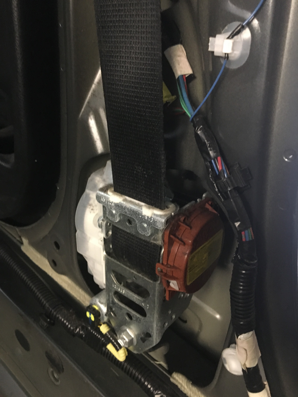 # 11 🔧🚽 ремонт сидінь та Supplemental Restraint System 4