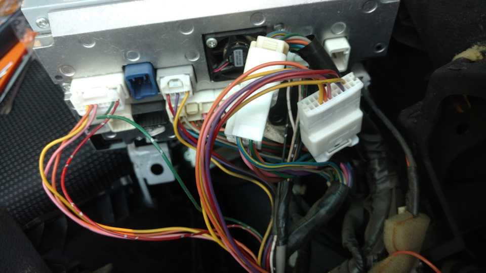 Ремонт магнітоли Toyota 08601-00940 3