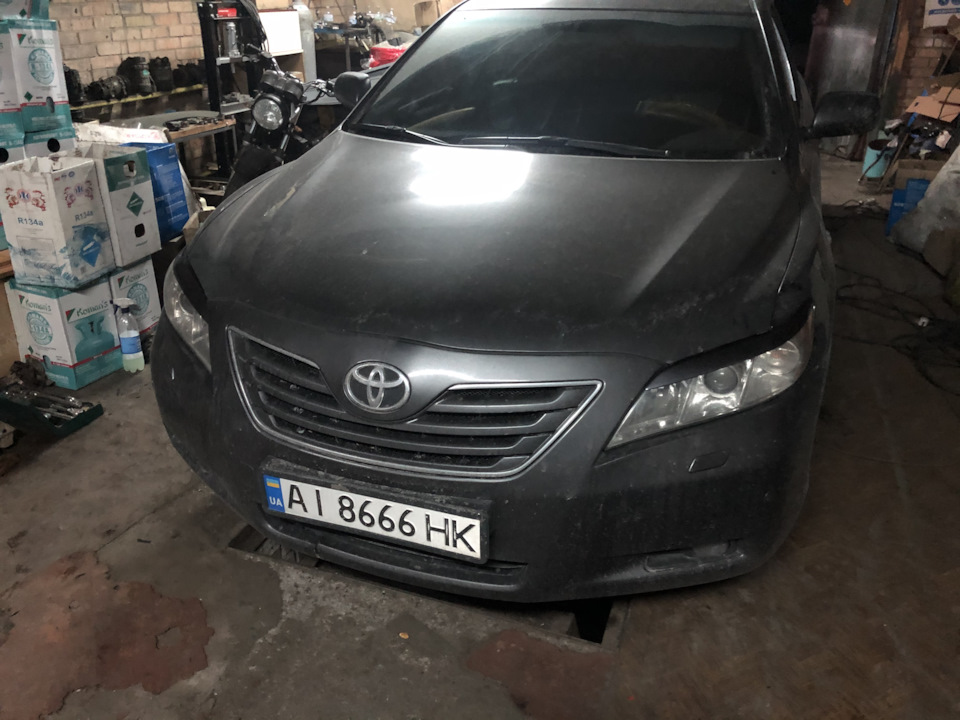 Вії і шабля на кришку багажника 3