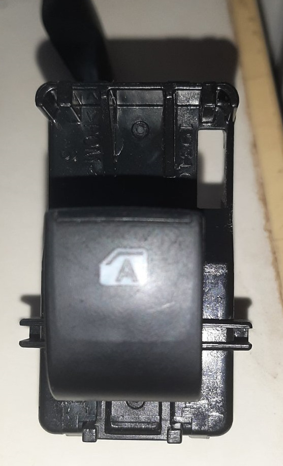 ЛАЙФАК - Camry, Highlander, Land Cruiser, Prado, Prius, Yaris, Tacoma, Venza 2009-2015 3