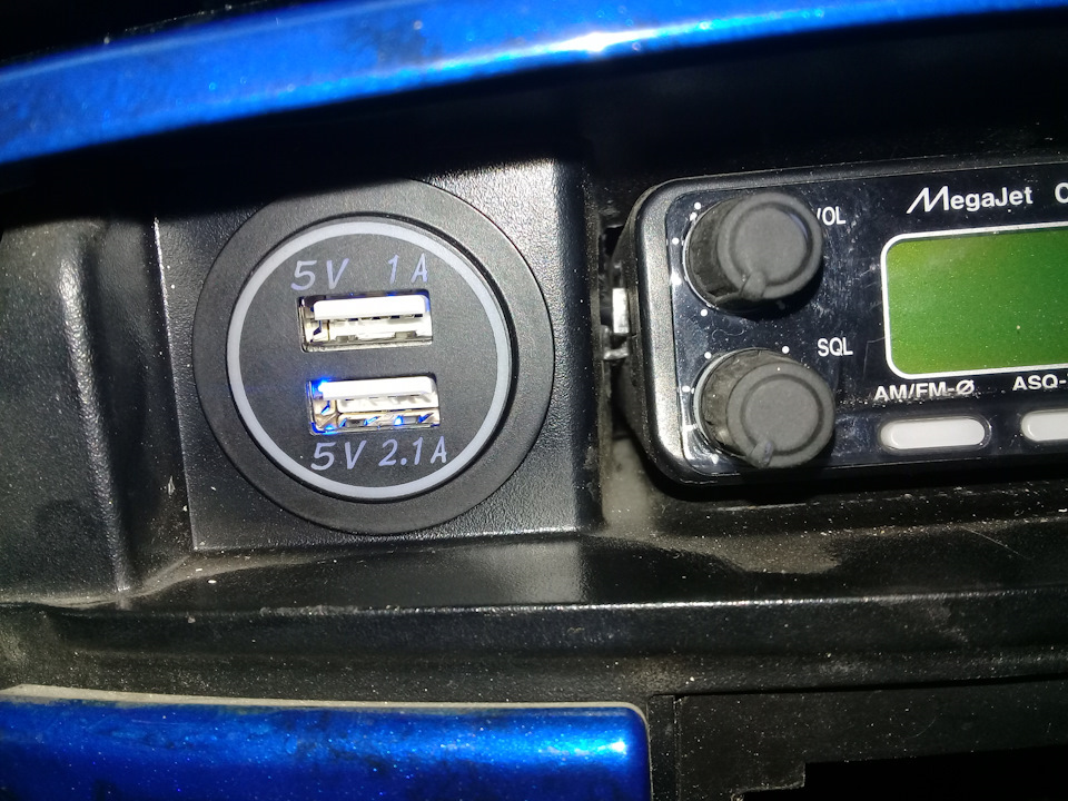 Встановив замість прикурювача USB 2