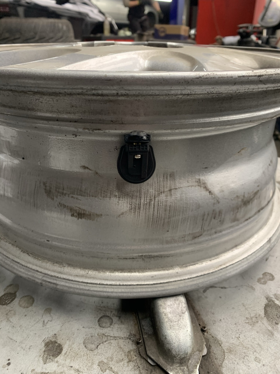Перевзуття на зиму + встановлення датчиків TPMS у колеса 3