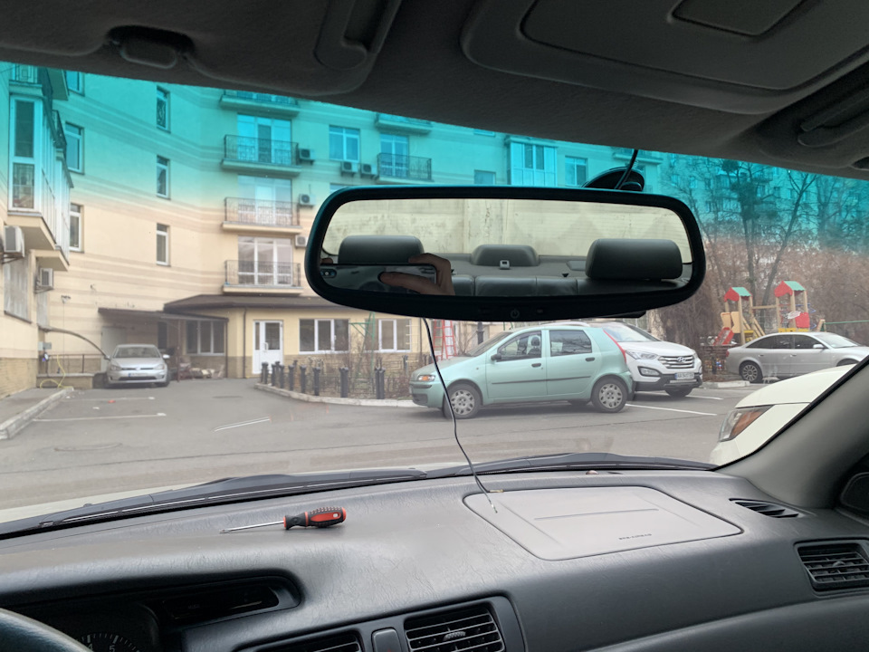 Дзеркало заднього виду з авто затемненням на Camry 20 3