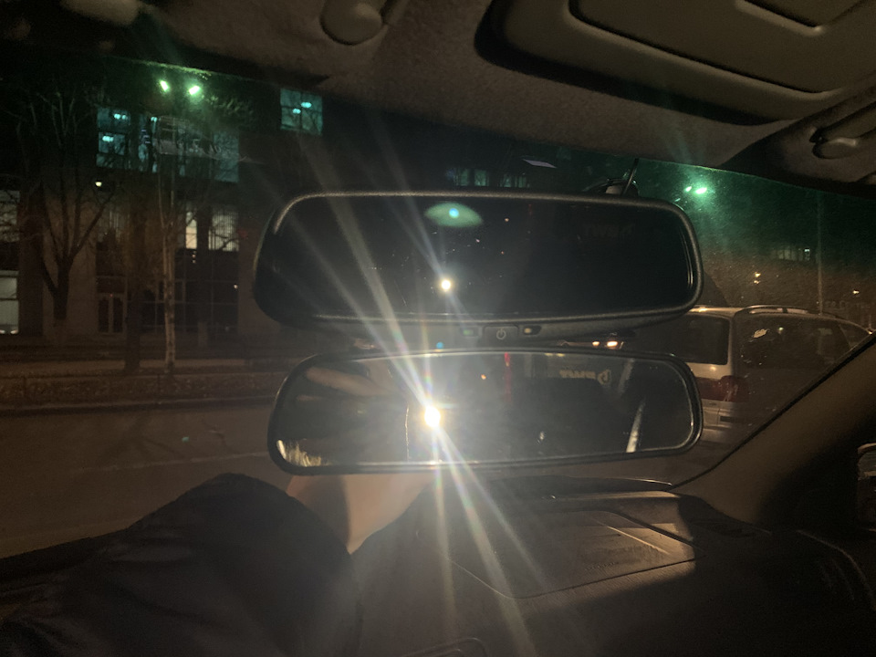 Дзеркало заднього виду з авто затемненням на Camry 20 5