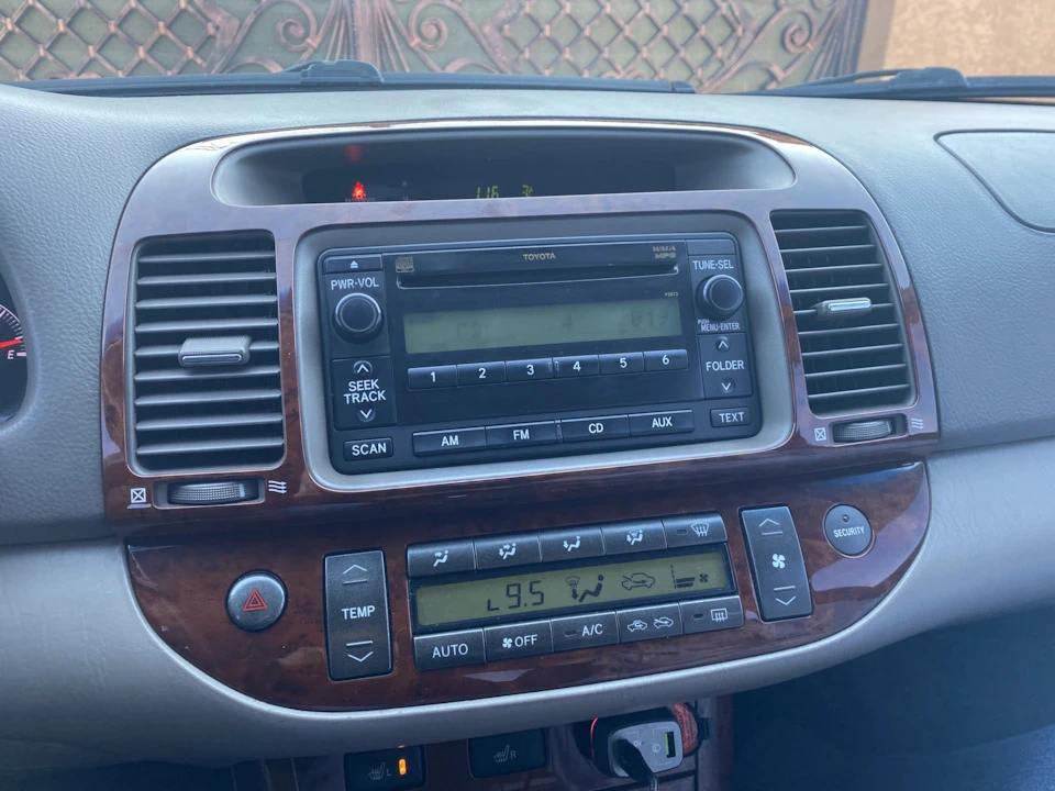 Магнітол Prado 150 в Camry 30