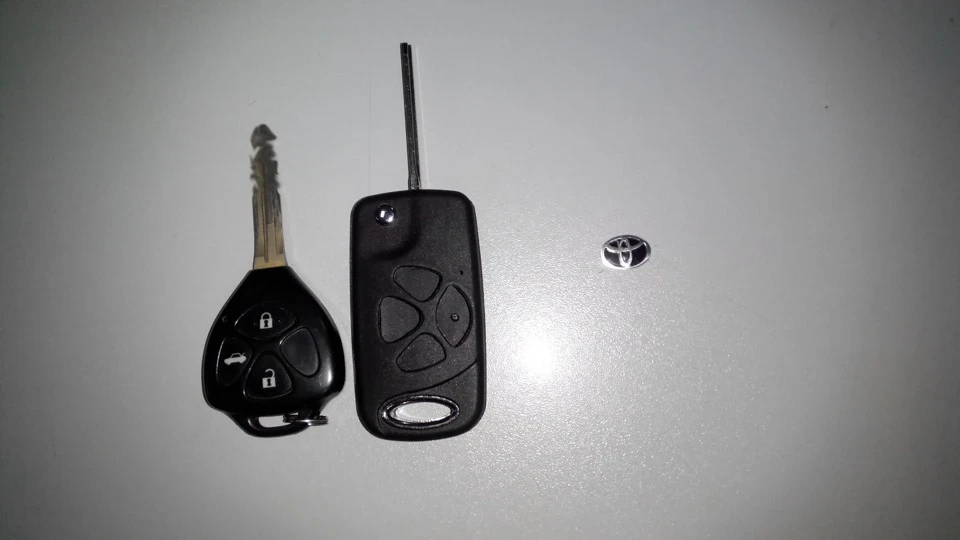 12. Викидний ключ Camry 40