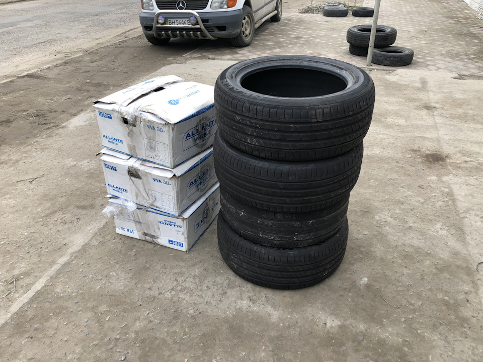 R18 ЛІТО Гума 245.50r18! 1