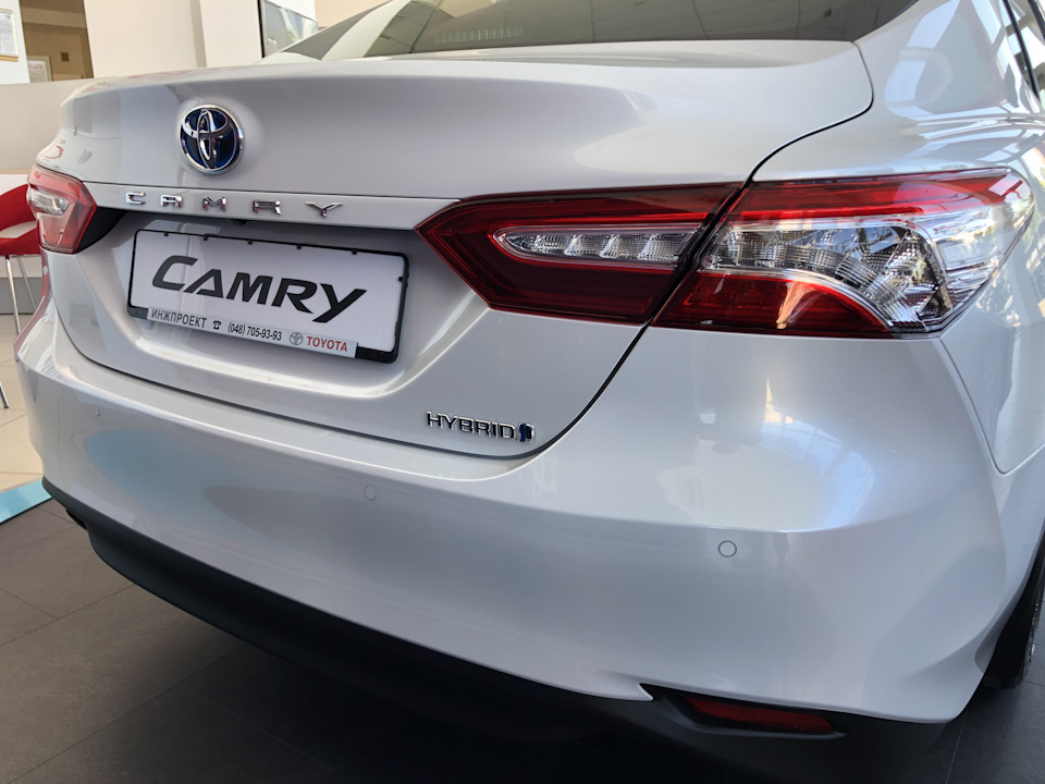 Toyota Camry XV70 Hybrid в Україні представлена ​​офіційно 2