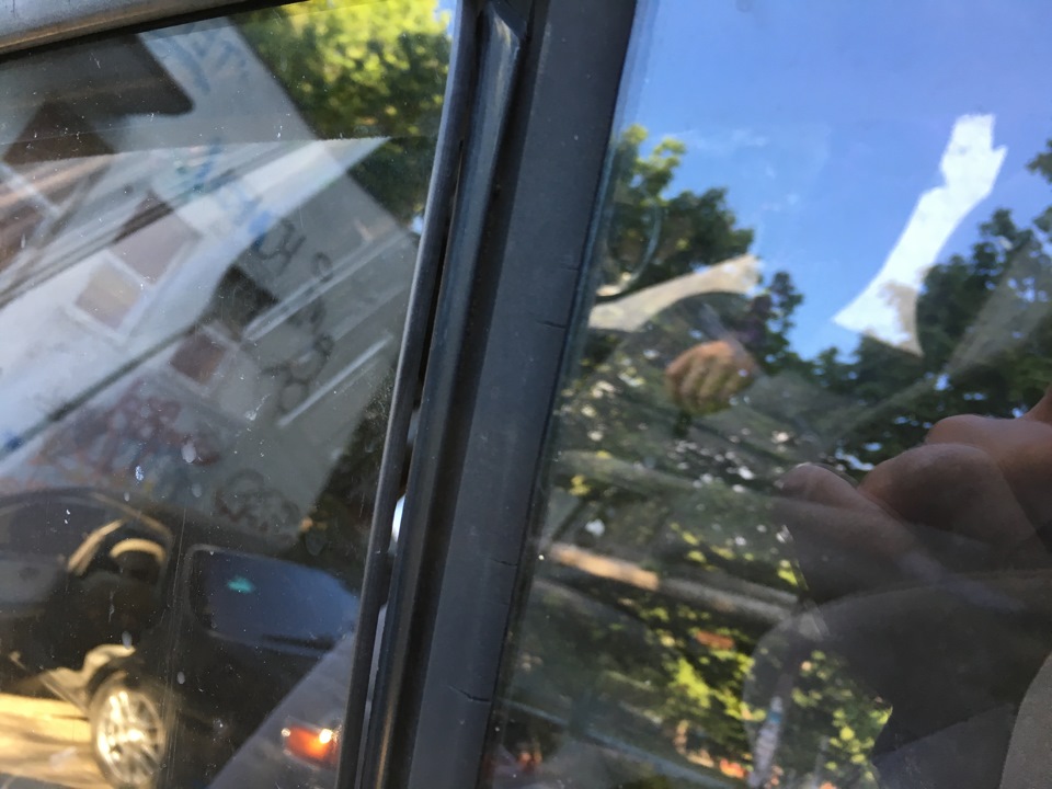 Як відрегулювати бічні стекла, на прикладі Laurel C33 + як зробити з поворотника акваріум) 4