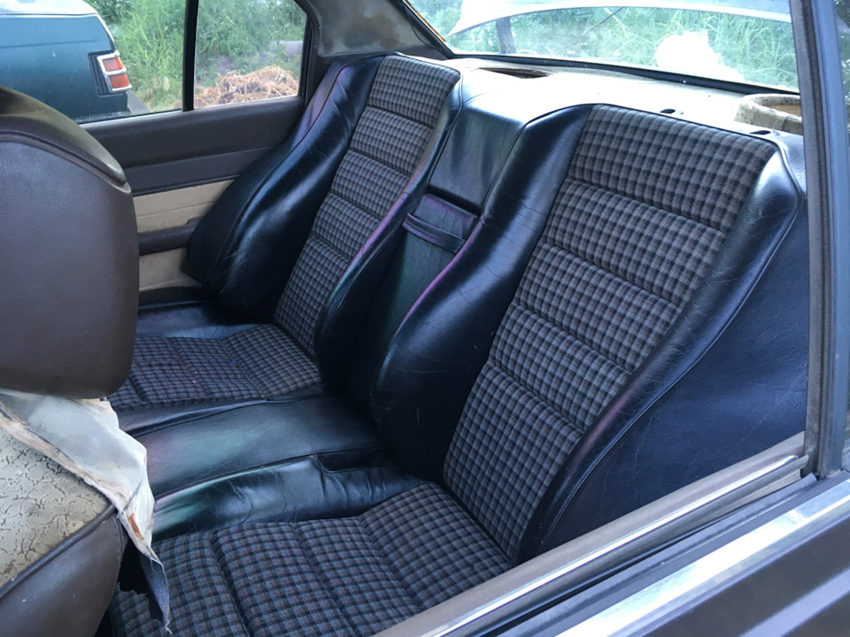 Запис 006. Задній Recaro-диван від Mercedes-Benz 190 (W201). 5