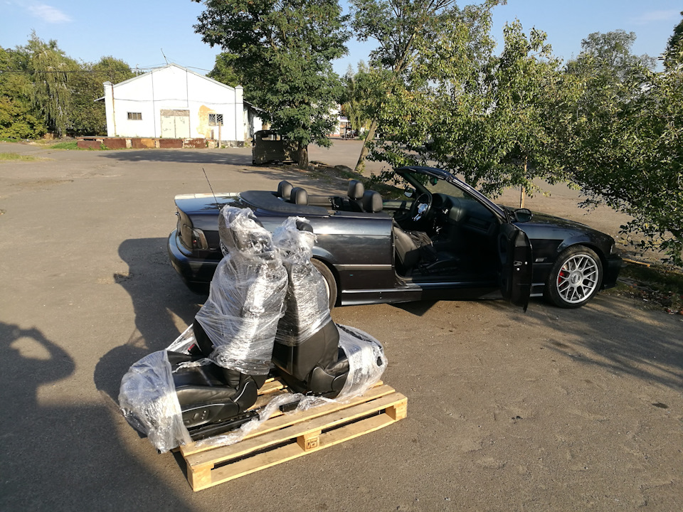 Сидіння від bmw e93 m3 2