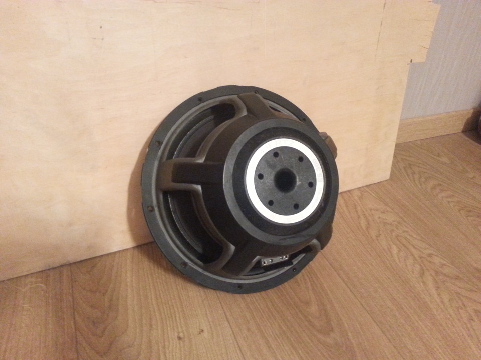 Hertz ES 300 energy. 3