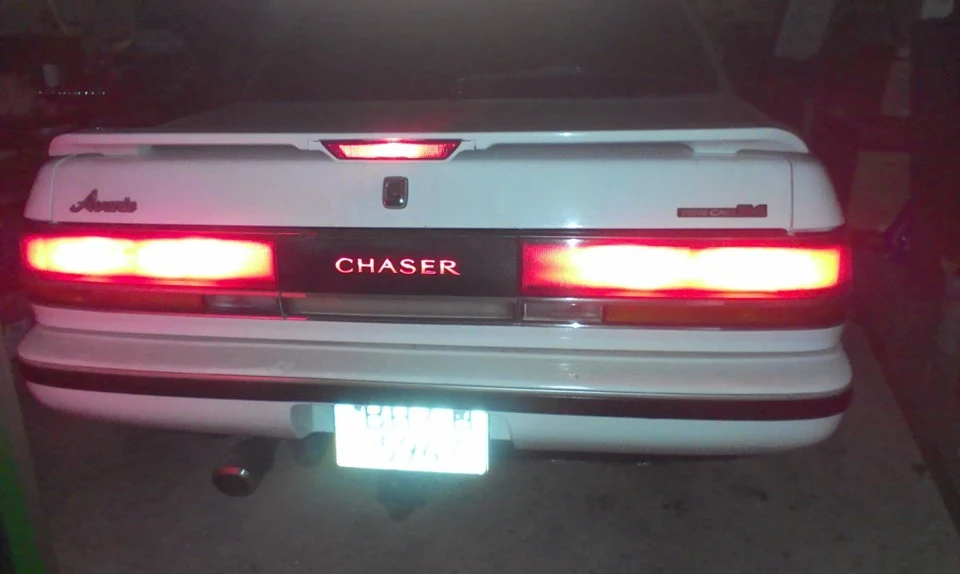 задній хід та CHASER