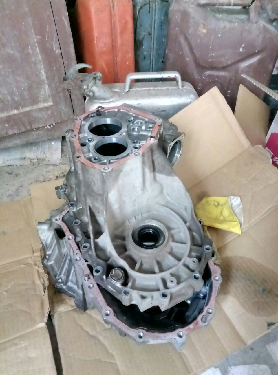 Продам стару коробку. 2