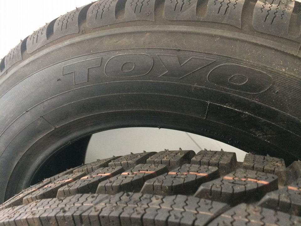 19 Зимова гума TOYO 4