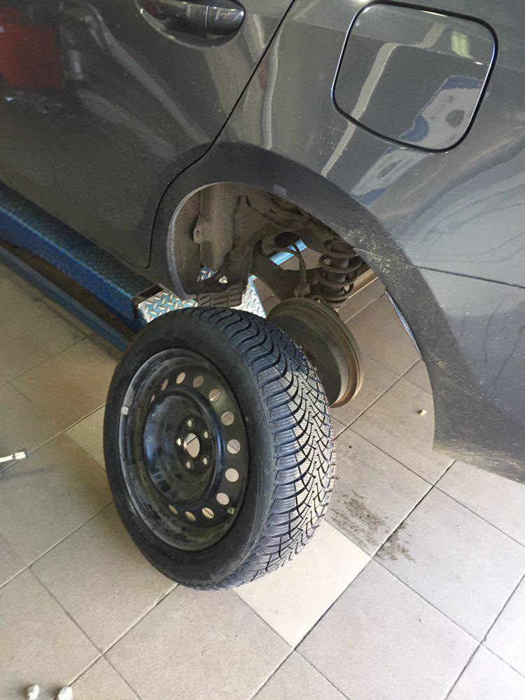 Перші холоди в житті моєї ЛАСТІВКИ! Перевзуємо в Goodyear Ultragrip9 2