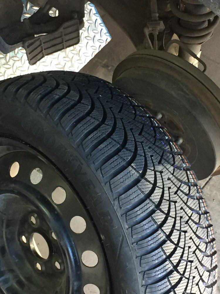 Перші холоди в житті моєї ЛАСТІВКИ! Перевзуємо в Goodyear Ultragrip9 3