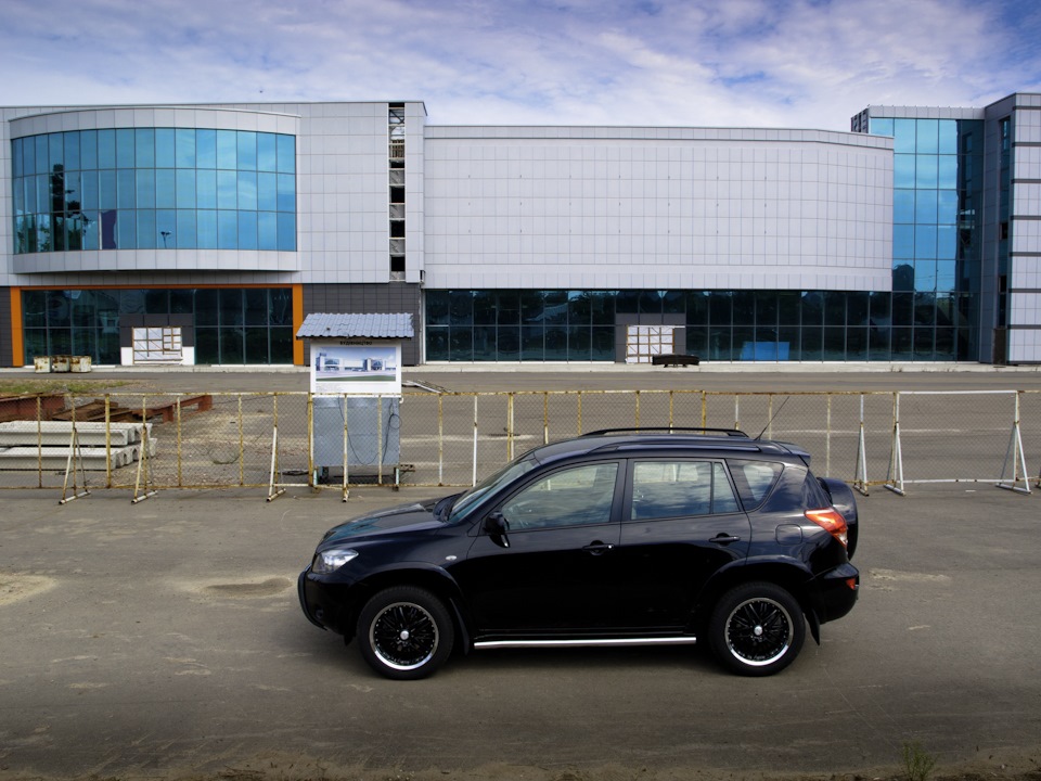 Запросили пофотографувати машину RAV4 у Чернігові 3