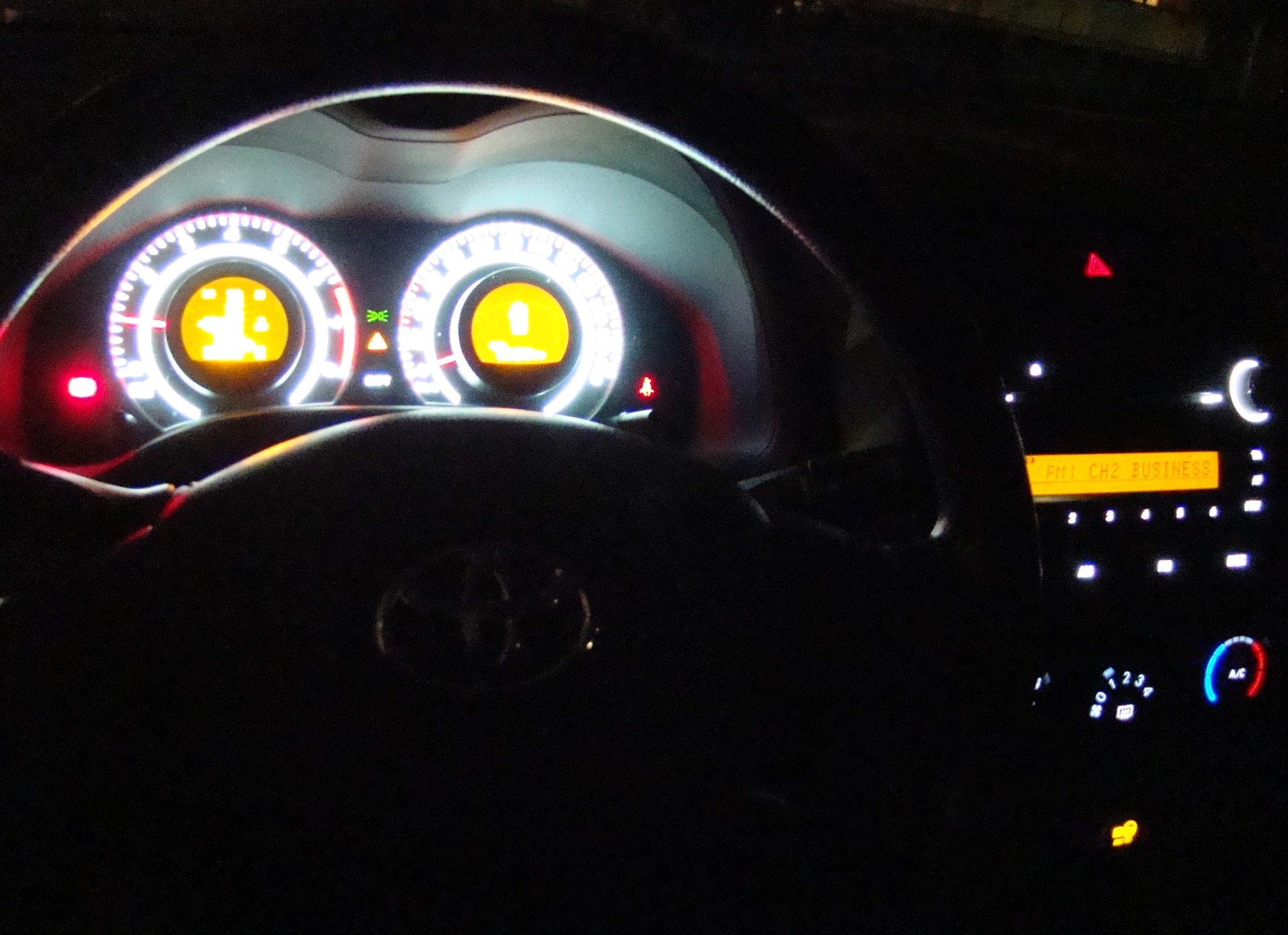 Холодно біле підсвічування Toyota corolla е150 2